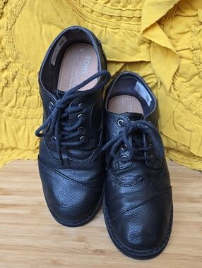 Toms Boys Black Leather Lace-Up Oxfords Size 4